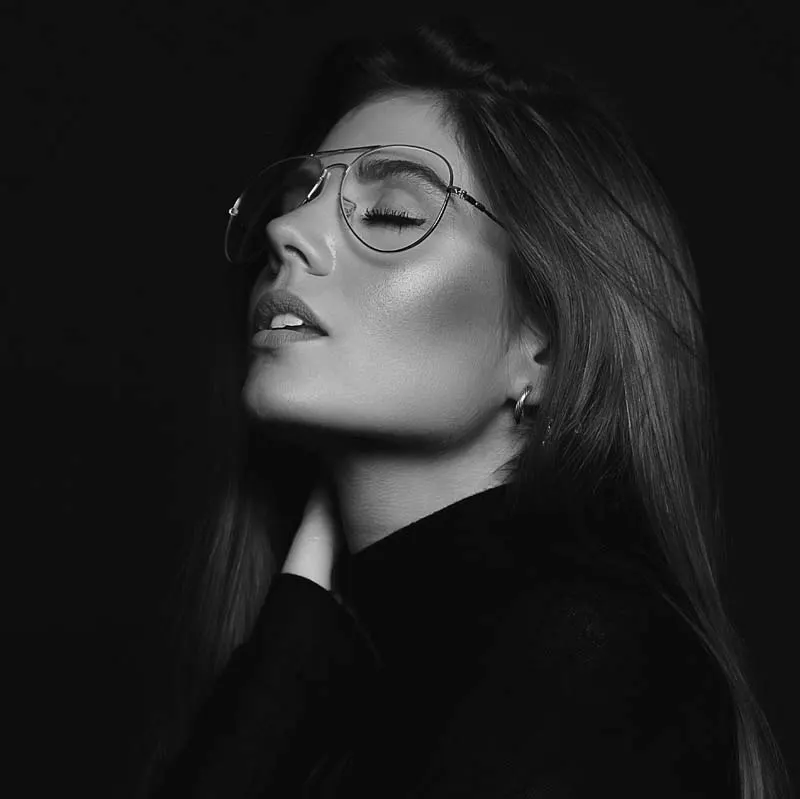 Retrato con gafas de aviador de una sesión para modelos