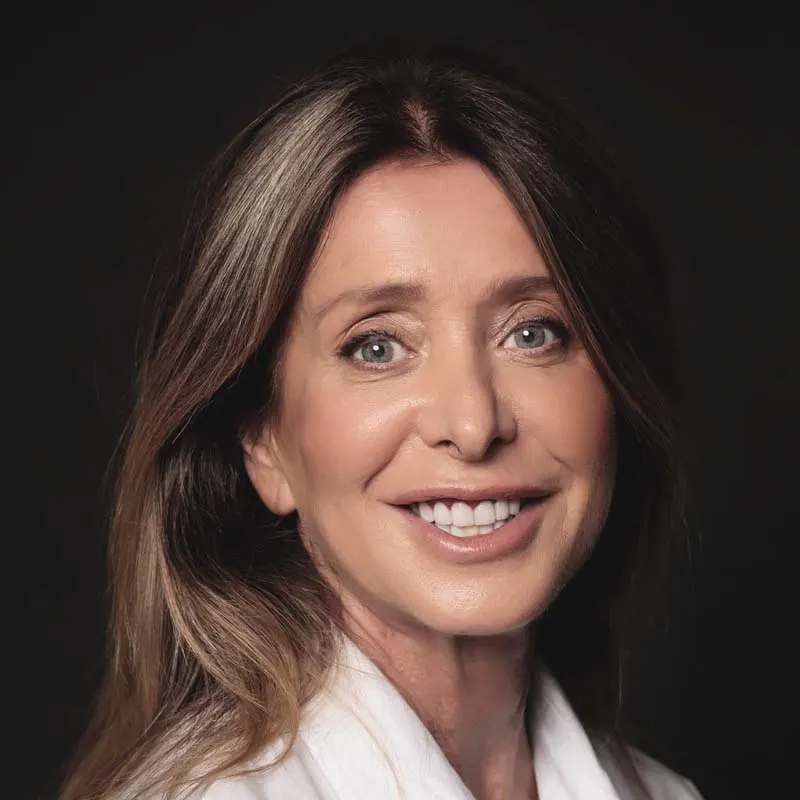 Retrato para LinkedIn de mujer sonriente